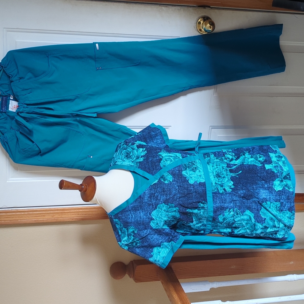 S/M/ST Koi Sapphire Scrub Set Ultramarine